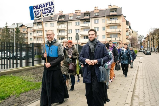 Białostoccy pątnicy na trasie pielgrzymki do Sanktuarium Bożego Miłosierdzia