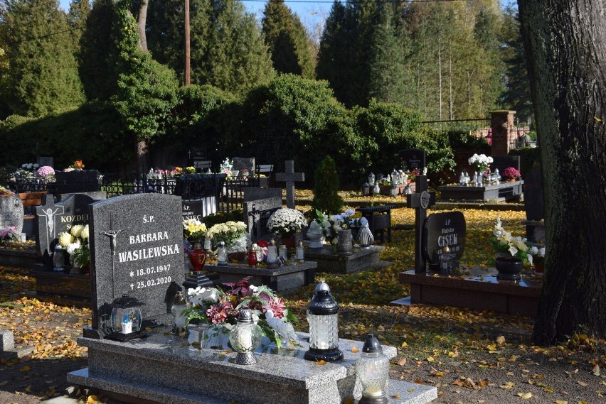 Cmentarz komunalny w Żaganiu jesienią