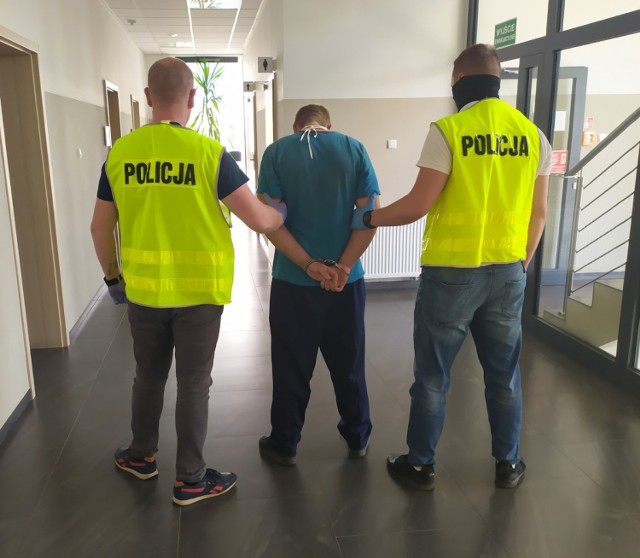 28-latek z gminy Tuchola został dwukrotnie zatrzymany  podczas kradzieży. Kolejne 3 miesiące spędzi w areszcie