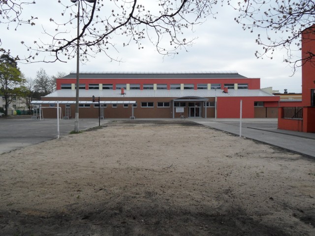 Nowa sala sportowa w Krupskim Młynie przy Zespole Szkół. Została oficjalnie otwarta 30 kwietnia 2013 roku