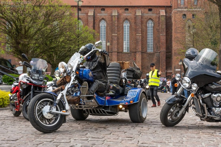 Rekordowe rozpoczęcie sezonu motocyklowego! Do Kwidzyna przyjechało prawie 900 załóg [ZDJĘCIA]