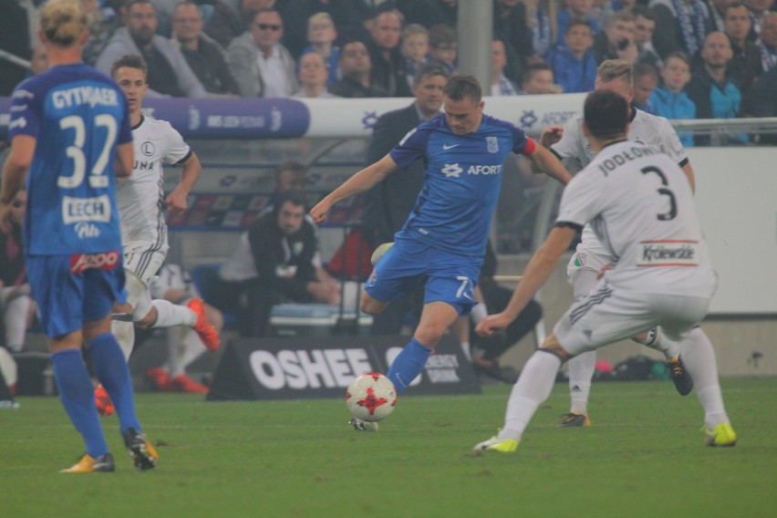 Legia 0:3 Lech. Prezes nie wytrzymał, gorąco na trybunach...