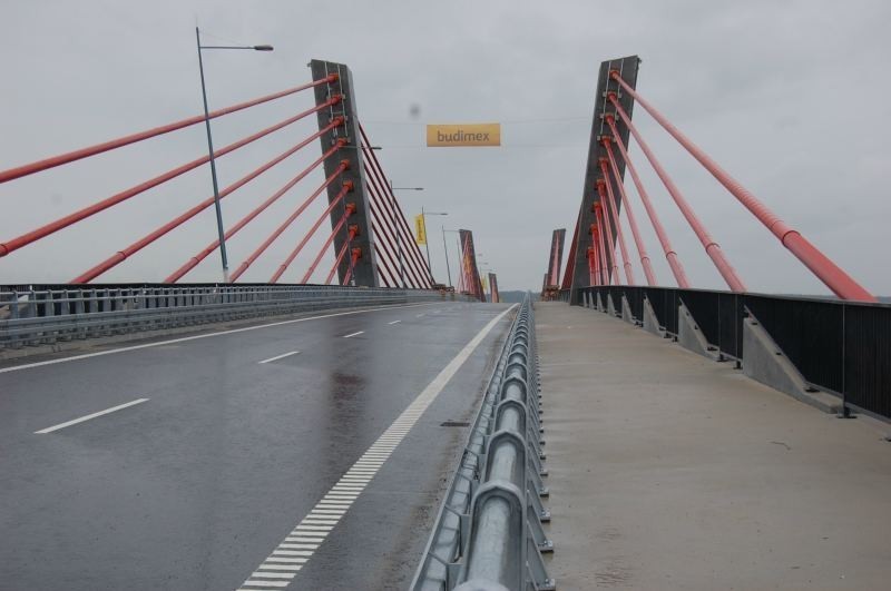 Wjazd na most od strony Lipianek