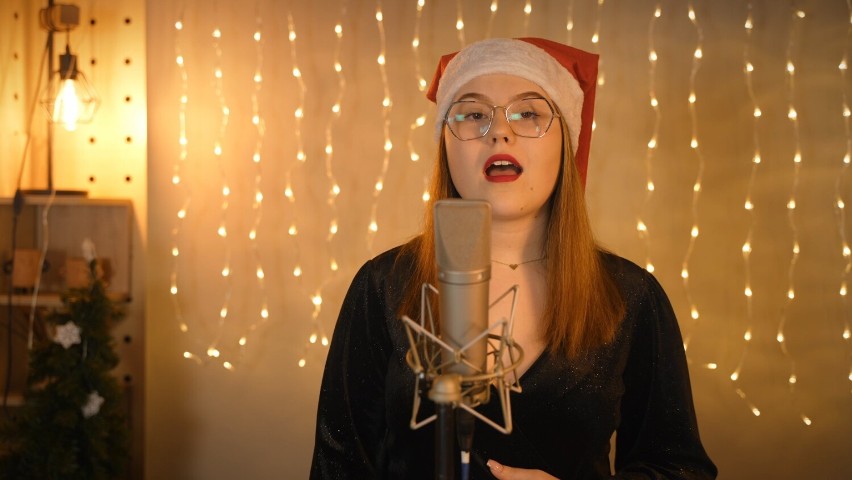 Pleszewianie nagrali teledysk do świątecznego utworu "Na...