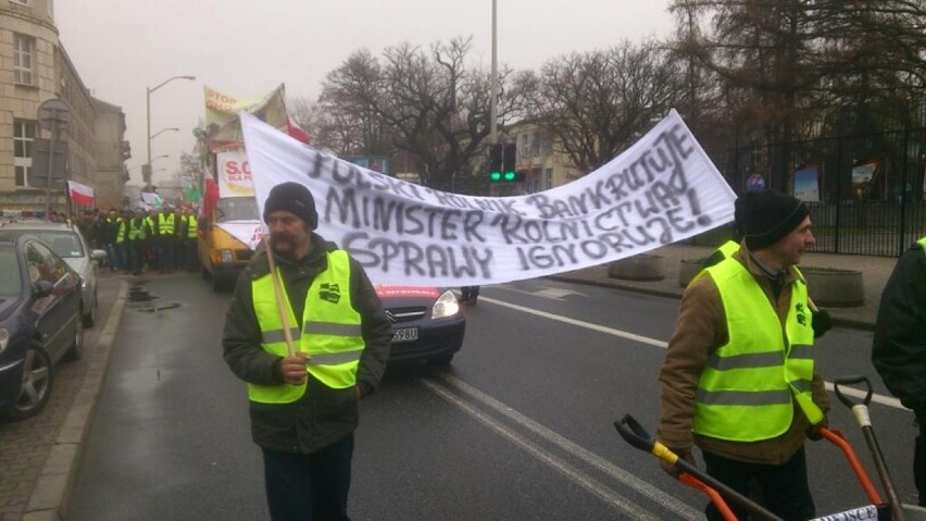 Protest rolników w Warszawie. Bierze w nich udział kilka...