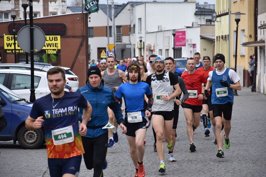  XXVI Biegi Żnińskie. Rywalizacja na dystansach: 2,5, 5 i 10 km [zdjęcia, wyniki] 