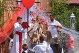 Dziś wierni obchodzą uroczystość Bożego Ciało. Dziesiątki parafian wzięło udział w procesji, która przeszła ulicami Chocza