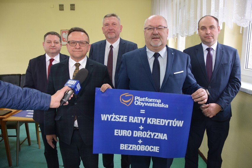 Spotkanie „Przyszłość to Polska” odbyło się w Łasku z udziałem parlamentarzystów i samorządowców PIS