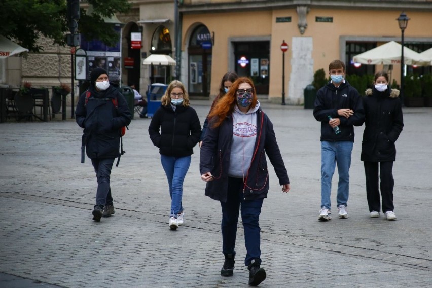 Polskę podzielono na dwie strefy. W pierwszej znalazło się...