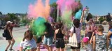 Color Fest na rynku w Grójcu. Kolorowe szaleństwo, mnóstwo osób obsypało się proszkami. Zobaczcie zdjęcia