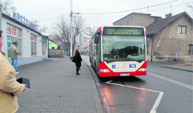 Autobusy linii 220 i 221 KZK GOP nadal jeżdżą na dworzec do Jaworzna-Szczakowej