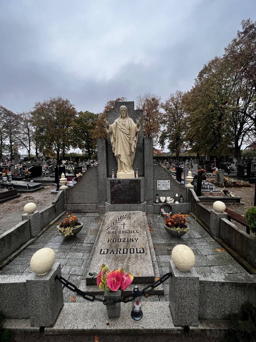 Cmentarz w Białośliwiu. Nie brakuje tu starych i intrygujących nagrobków [ZOBACZ ZDJĘCIA]