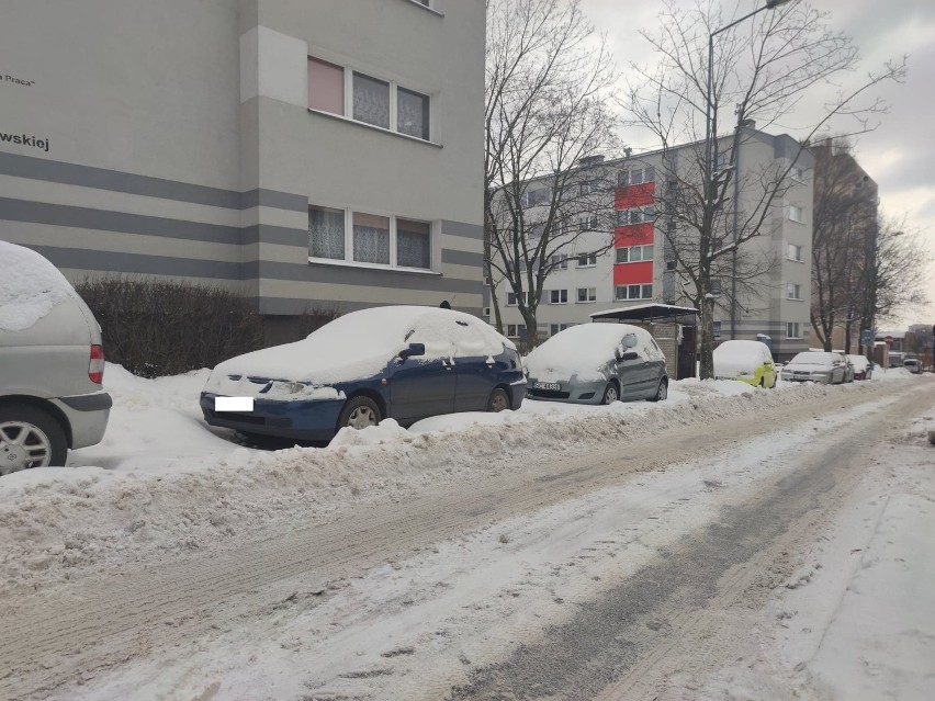 Zasypane osiedla i parkingi w częstochowskiej dzielnicy...