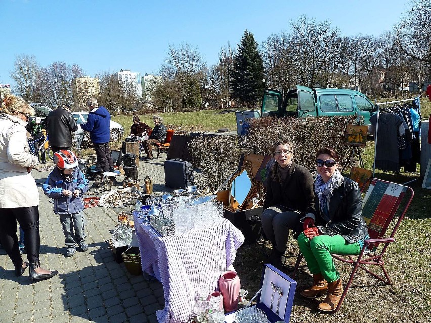 Pchli targ w Pile: wiosenne - handlowe - przebudzenie na Wyspie