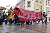 Manifa w Opolu. Na uczestników demonstracji czekali narodowcy. Policja zabezpieczała sytuację