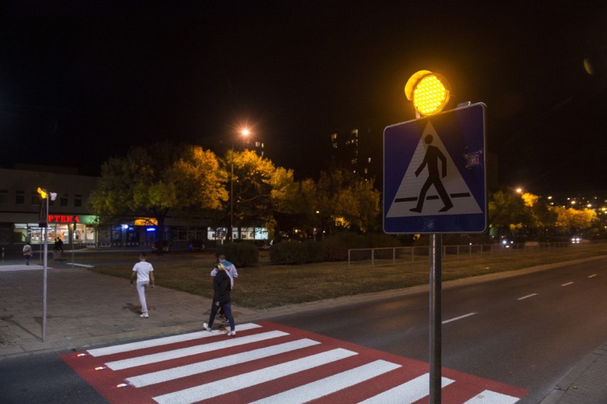 Komputerowe oko uratuje pieszych. Aktywne przejście powstało...