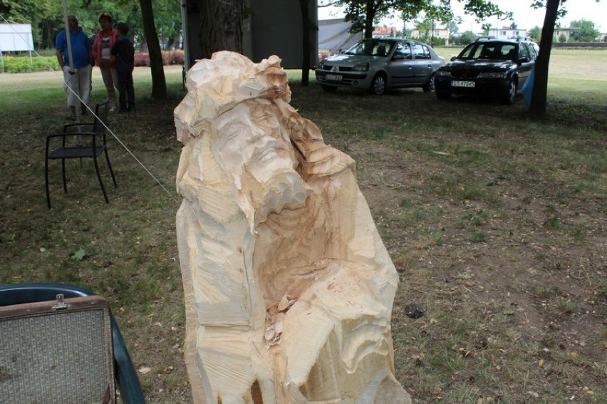 Plener malarsko-​rzeźbiarski w Pakości [zdjęcia]