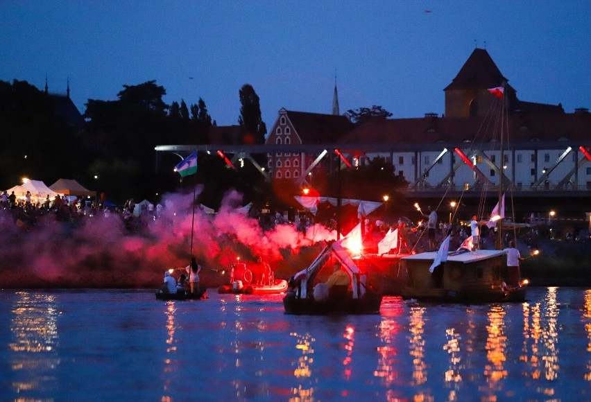 Wielki Finał Festiwalu Wisły w Toruniu. Parada łodzi i statków uświetniła Bulwar Filadelfijski!