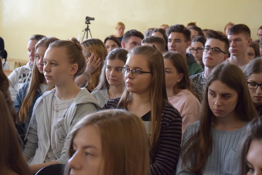 Licealiści II LO w Kaliszu wzięli udział w konferencji...