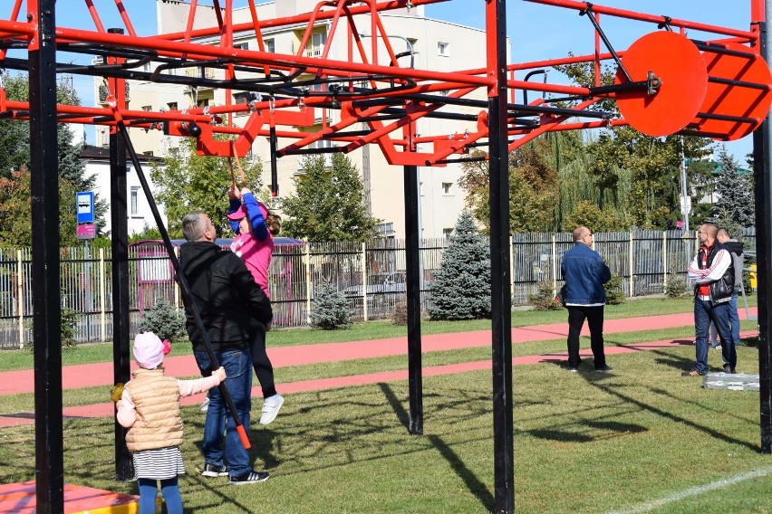 Klatka treningowa Barbarian Lab w Kutnie. Ćwiczenia na stadionie [GALERIA ZDJĘĆ]