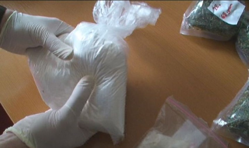 Kraków: 51-latek miał w mieszkaniu ponad 2,5 kg narkotyków [zdjęcia]