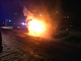 Fiat punto spłonął na parkingu przed Komendą Miejską Policji przy ul. Okrężnej