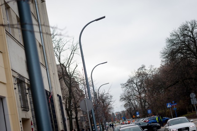 Remont Lindleya dobiegł końca. Zarząd Dróg Miejskich poinformował o zakończeniu prac, które trwały od lipca. Ulica zmieniła się nie poznania.