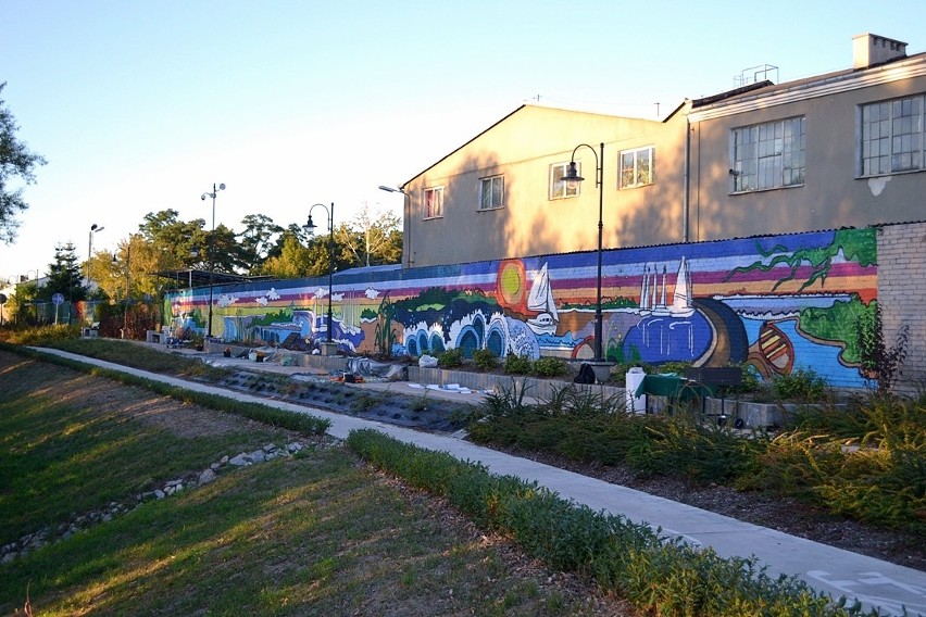 Puławy: Domalowali mural na bulwarze (zdjęcia)