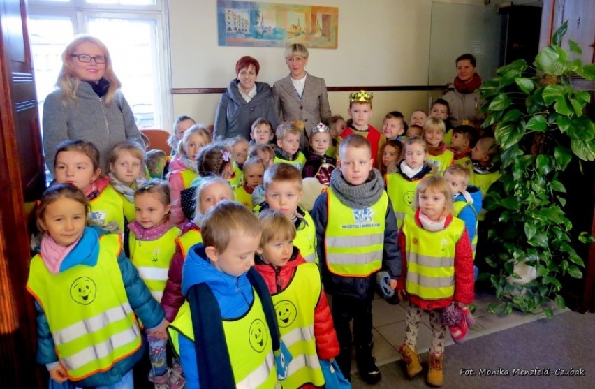 Przedszkolaki ze Słoneczka odwiedziły burmistrza [ZDJĘCIA]