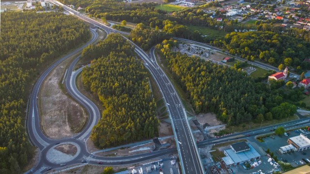 Po niespełna dwóch latach prac do użytku oddany został 2-kilometrowy odcinek drogi DK91 w Przechowie, dzielnicy Świecia. W ramach inwestycji wyburzona została estakada, a w jej miejsce pojawiła się nowa o długości 282 metrów. 