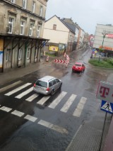Ulewa w Lublińcu. 31 lipca intensywny deszcz sparaliżował Mickiewicza. Do dziś są utrudnienia [FOTO]