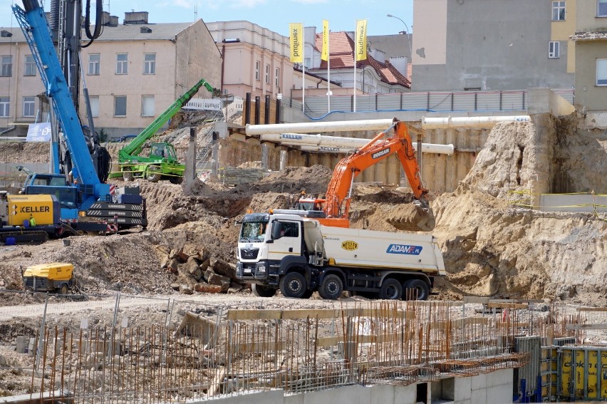 Trwa wielka rozbudowa szpitala SPSK 1 przy ul. Staszica w Lublinie. Zobaczcie zdjęcia