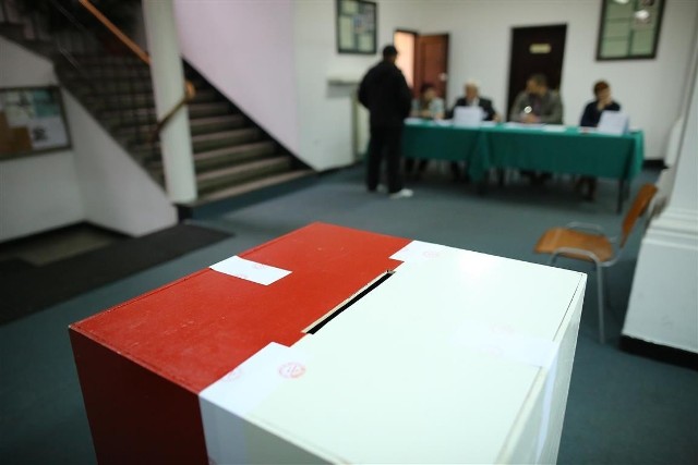 Referendum w Piotrkowie: lokale wyborcze świeciły pustkami