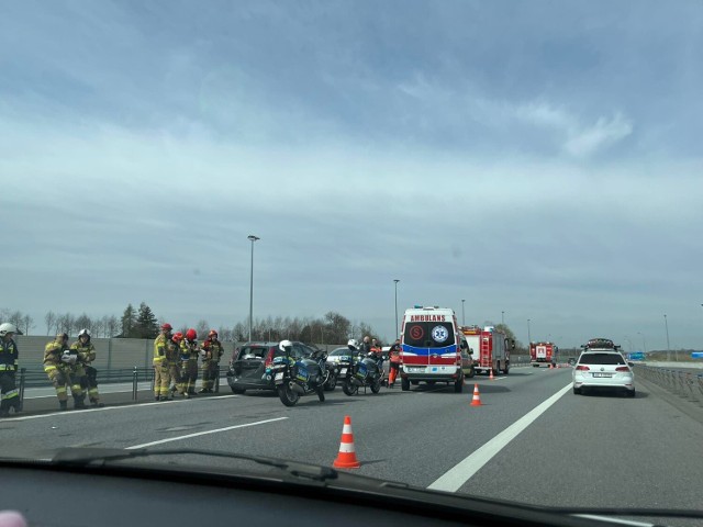 Wypadek na A4 w stronę Krakowa.