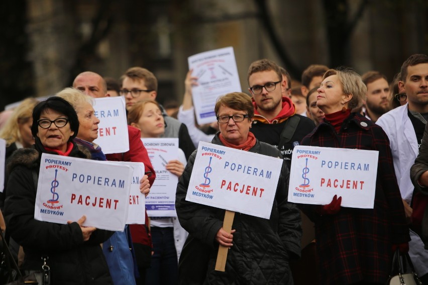 Przez Katowice przeszedł marsz poparcia dla rezydentów