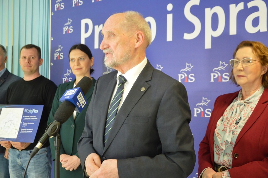 Antoni Macierewicz w Bełchatowie o programie "Kolej plus" i połączeniach kolejowych do Piotrkowa