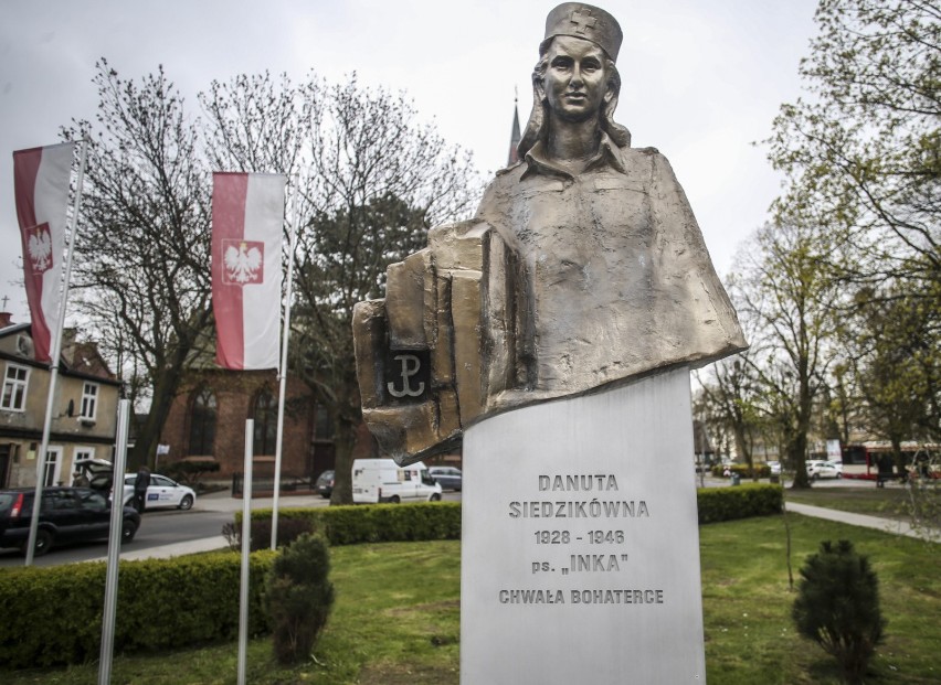 Pomnik "Inki" w Gdańsku. Sprawca zniszczenia przyznał się do winy [ZDJĘCIA]