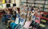 Grodzisk: Przedszkolaki z grupy Sowy odwiedziły grodziską bibliotekę. Dla dzieci przygotowano wiele atrakcji [ZDJĘCIA]