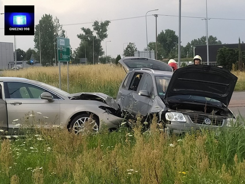 Gniezno. Zderzenie dwóch samochodów na ul. Gdańskiej [FOTO]