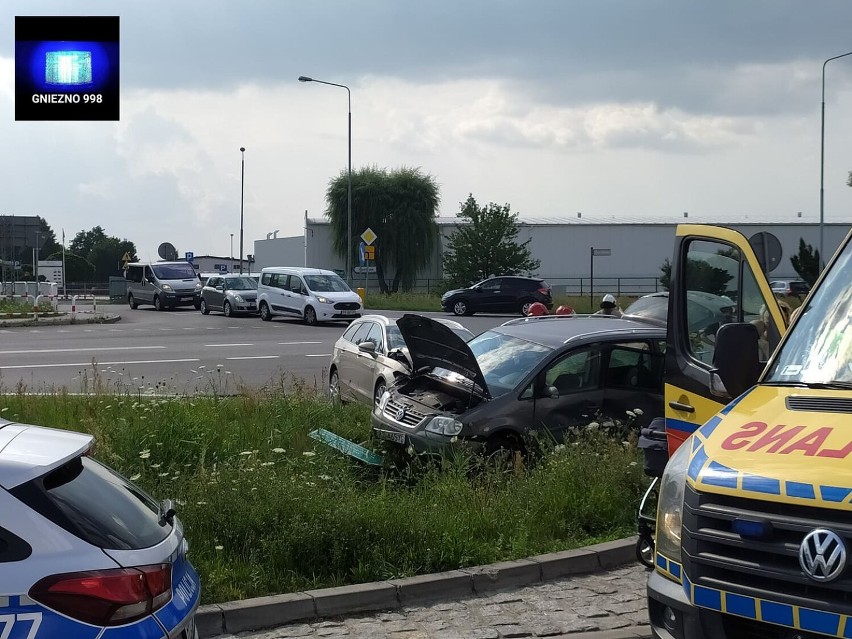 Gniezno. Zderzenie dwóch samochodów na ul. Gdańskiej [FOTO]