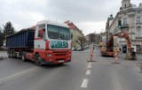 Protest drogowy w Przemyślu. Dwie ciężarówki sparaliżowały miasto [WIDEO, ZDJĘCIA]