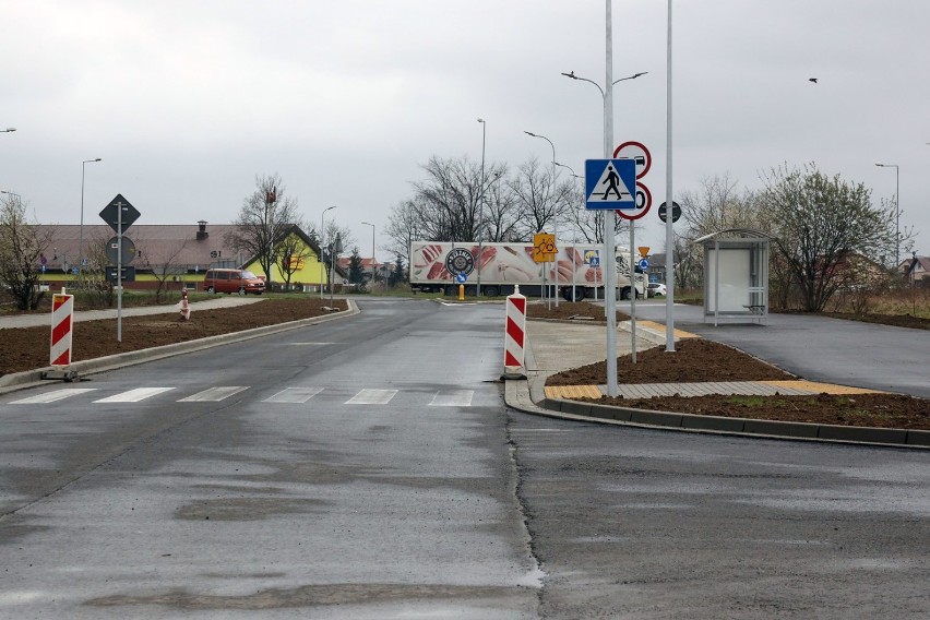 Budowane są nowe drogi na byłym lotnisku w Legnicy, zobaczcie zdjęcia