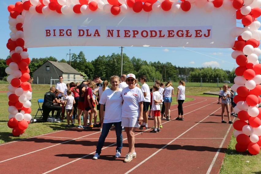 Bieg dla Niepodległej w Czarnem (gminie Wielgie)  Ponad 150 osób na starcie [zdjęcia]