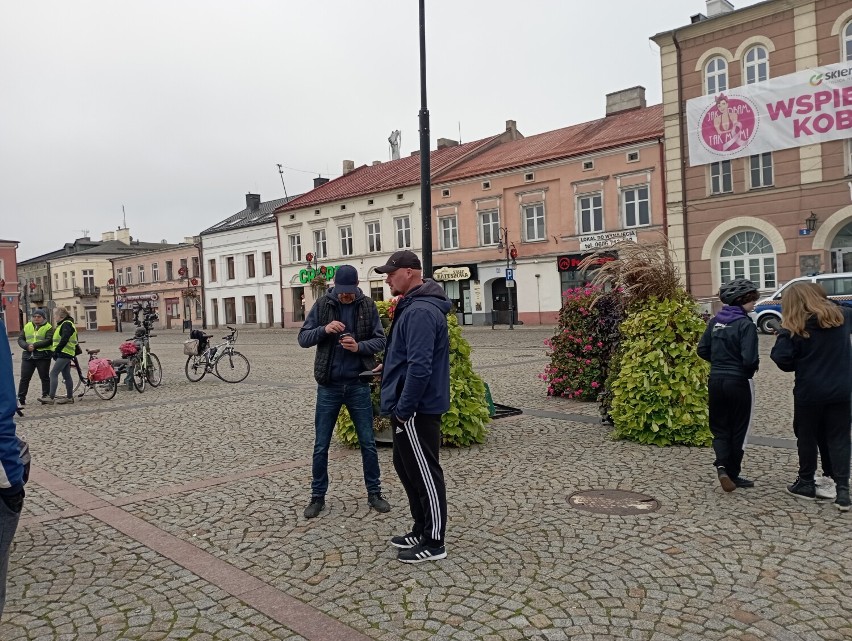 Prawie 90 osób wystartowało w Rajdzie Pieczonego Ziemniaka w Skierniewicach