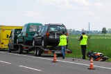 Mężczyzna na skuterze uderzył w zaparkowaną lawetę [ZDJĘCIA]