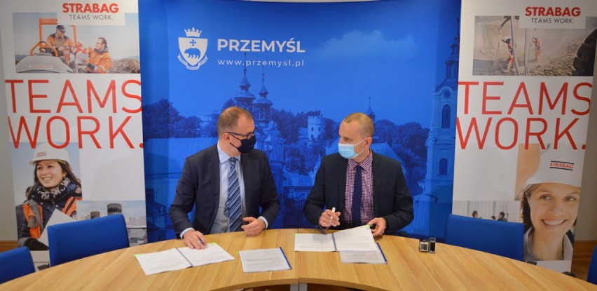 Podpisanie umowy na remont ul. Bielskiego w Przemyślu.