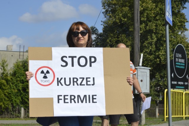 Przeciwko inwestycji podczas blokady drogi w Wawrowie protestowała m.in. pani Katarzyna