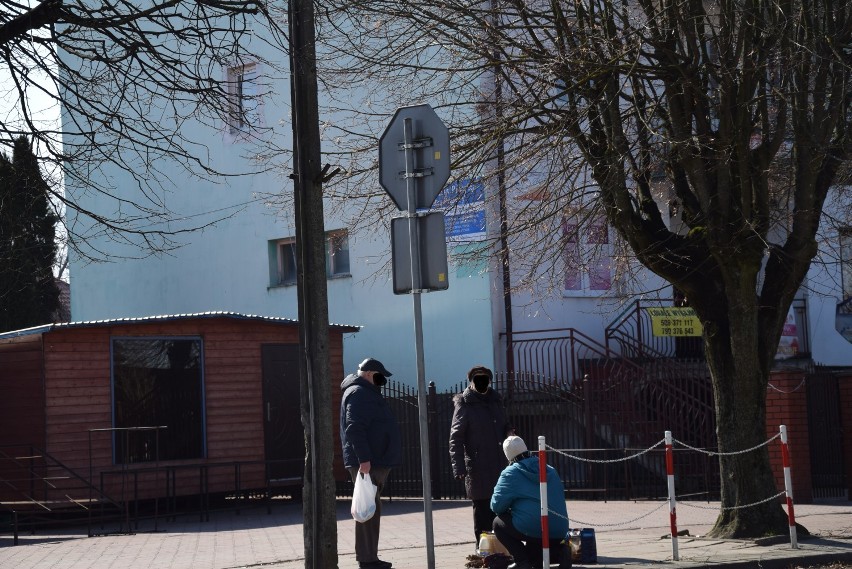 Koronawirus Sokółka. Zaostrzony rygor wychodzenia z domu, a na ulicach całkiem spory ruch  