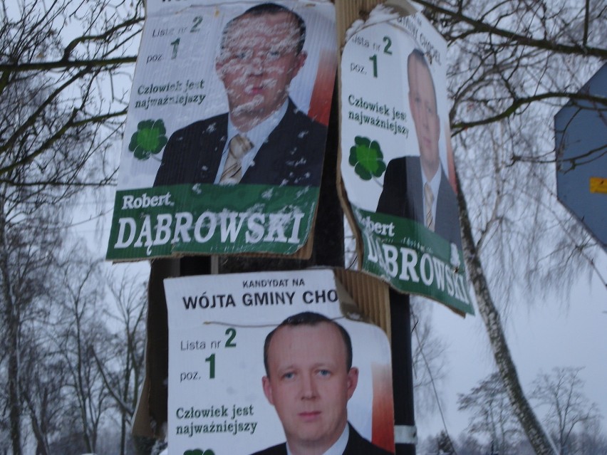 Powiat opolski: ślimaczą się ze sprzątaniem plakatów