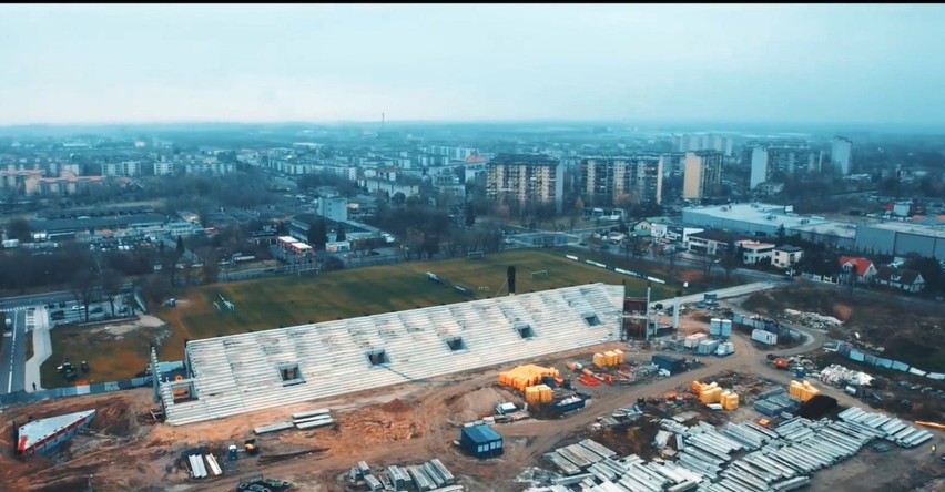 Trwają prace na stadionie dla Radomiaka w Radomiu. Zobacz zdjęcia z lotu ptaka